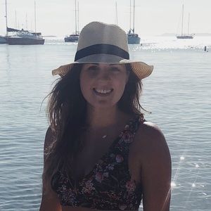 Meet your Posher, Abby